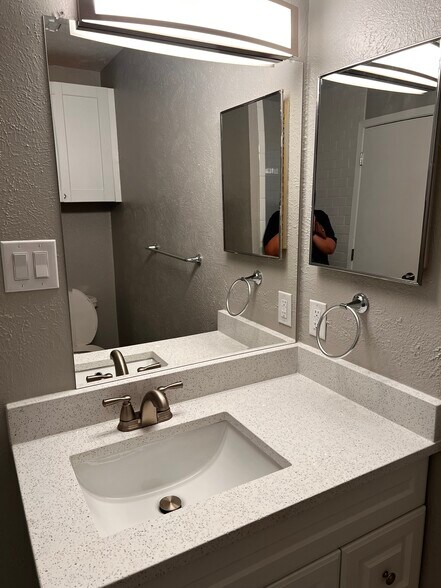 Vanity Master Bath - 537 Bluebird Ln