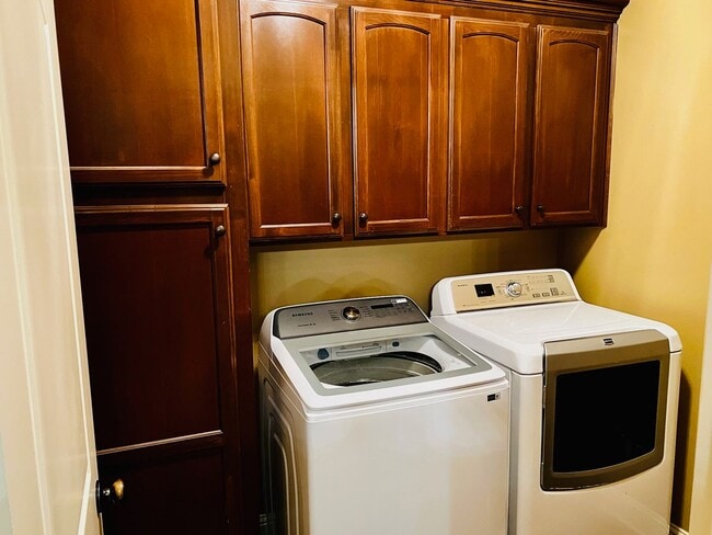 Building Photo - 459 Long Acre Dr