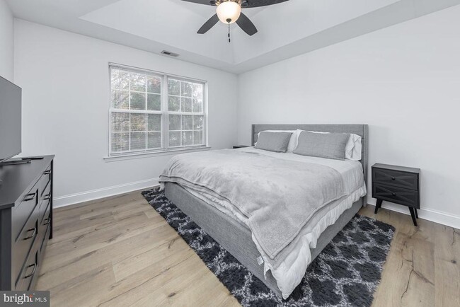 Building Photo - 56 Crestmont Dr