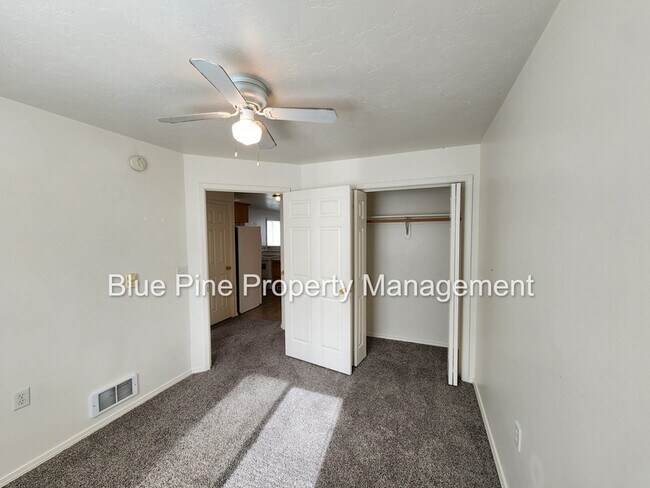 Building Photo - 952 Anne St