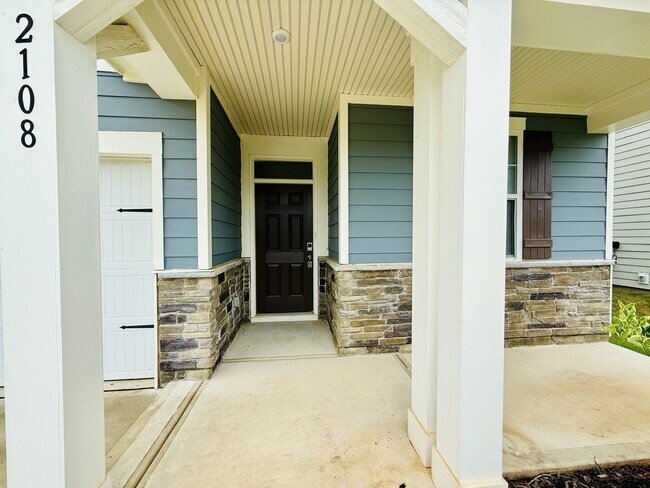 Building Photo - 2108 Blue Sky Mdws Dr
