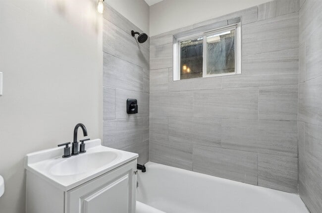 Building Photo - 2419 N 53rd St