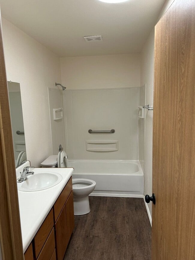 Building Photo - ScreenFirstStrike