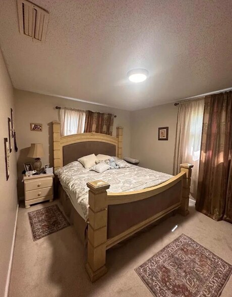 Building Photo - 257 S Fairbairn Dr