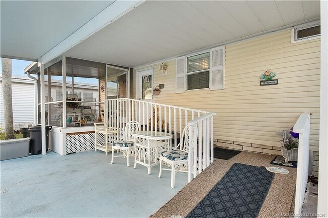 Building Photo - 7073 SE Birchwood Ln