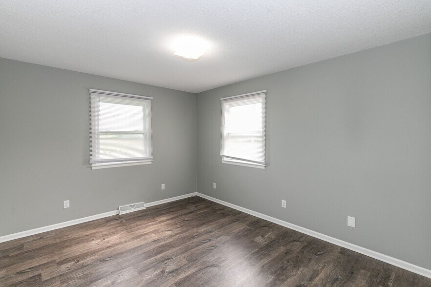 Building Photo - 15303 Cameron Rd