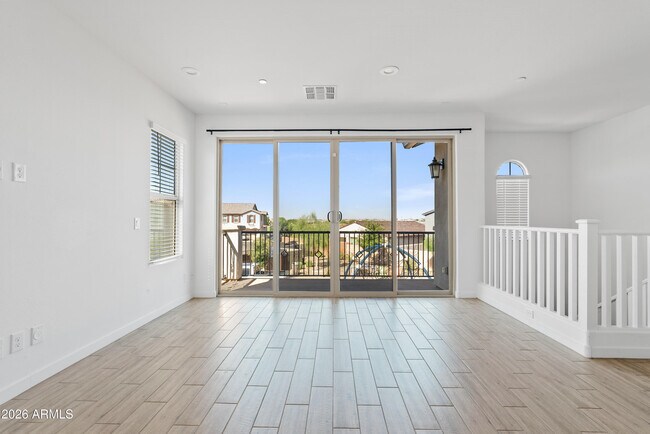 Building Photo - 4658 S Vapor