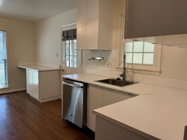 Building Photo - 4834 King Solomon Dr