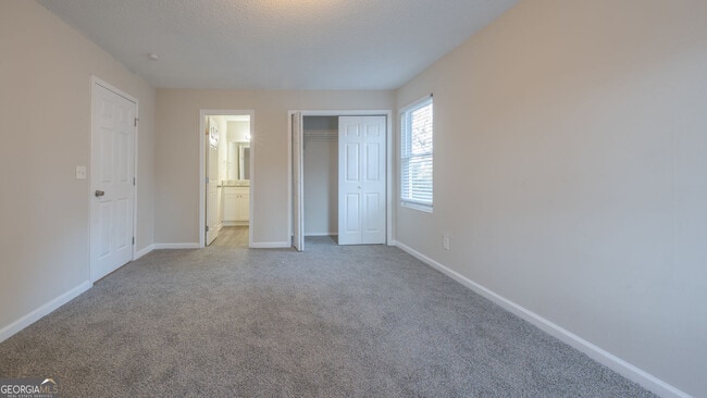 Building Photo - 6218 Creekford Ln