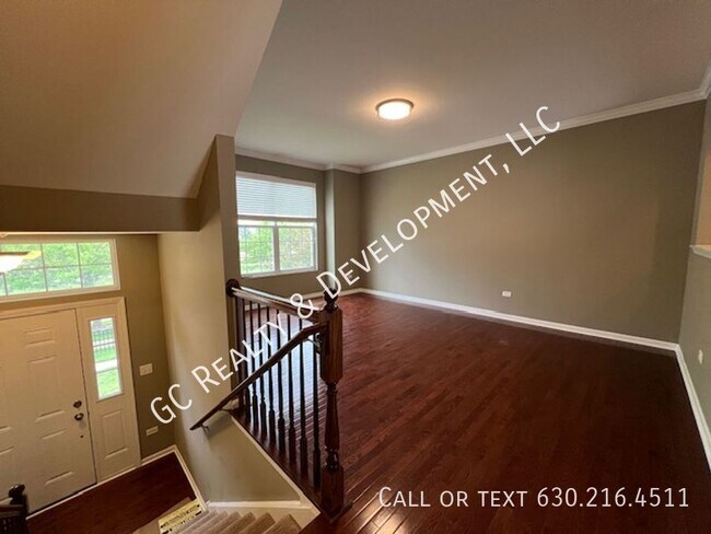 Building Photo - 2522 Dunraven Ave