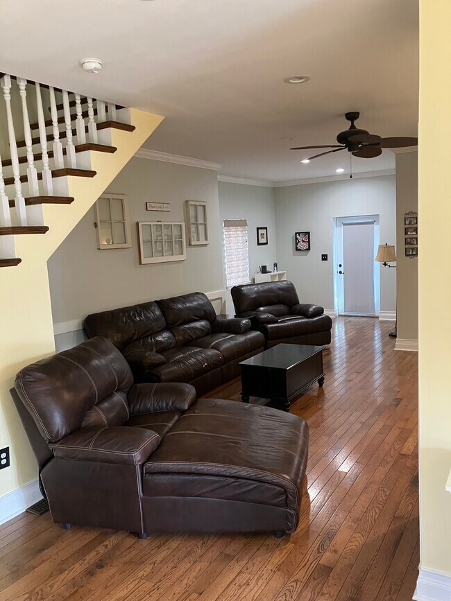 Building Photo - 117 State Ave