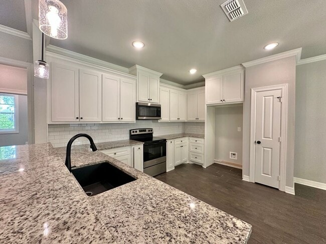 Building Photo - Almost Ready! Gorgeous 3 Bedroom 2 Bath in Nolan Farms Community in Winona!