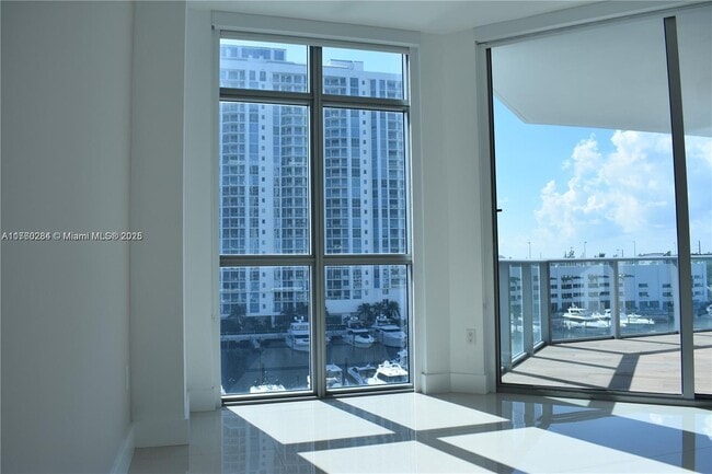 Building Photo - 17301 Biscayne Blvd