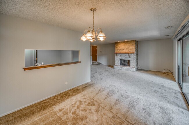 Building Photo - 8235 Poplar Ln