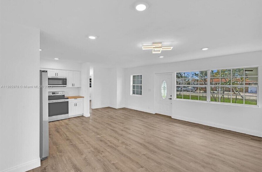 Primary Photo - 1150 SW 46th Ave