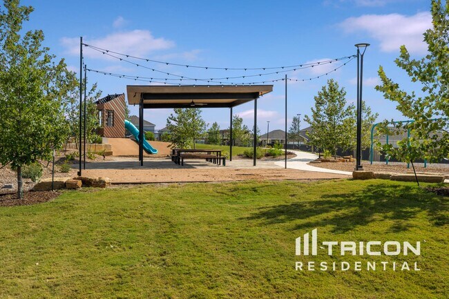 Building Photo - 14310 Palm Ridge