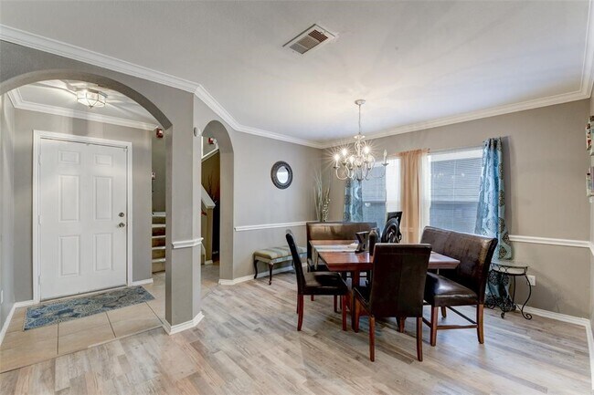 Building Photo - 16606 Hodgefield Ln