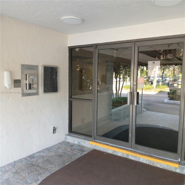 Building Photo - 5570 NW 44th St