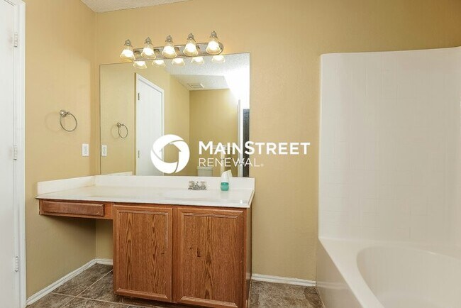 Building Photo - 3 Bedroom Pet-Friendly Home in Fort Worth,...