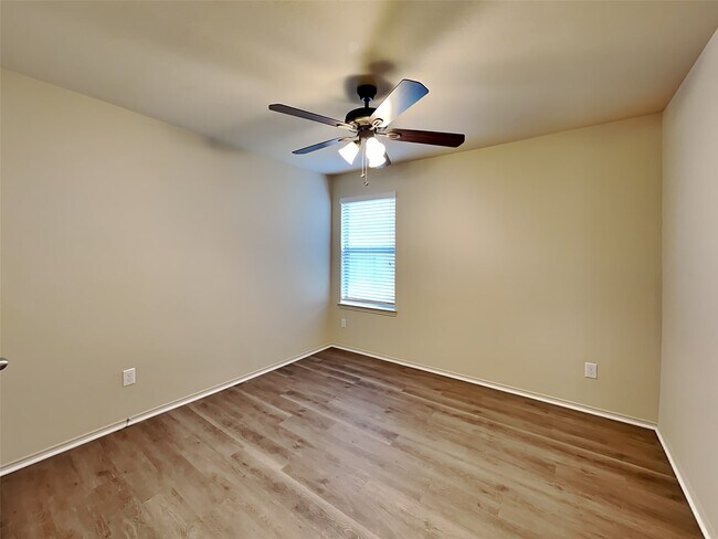 Building Photo - 7210 Alava Dr