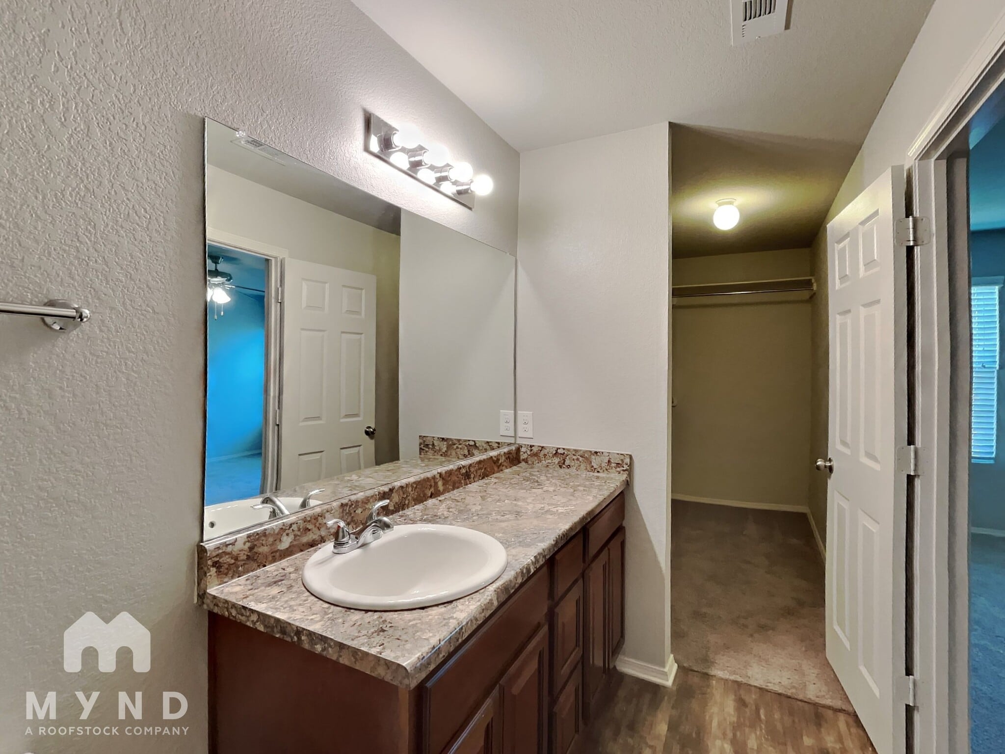 Building Photo - 936 Pinehurst Loop