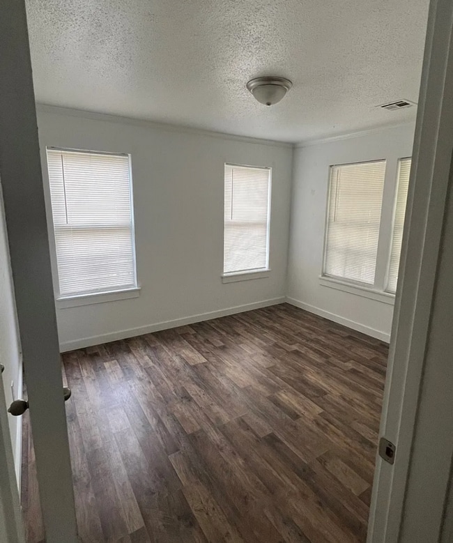 Building Photo - Nice 3 bedroom Home!