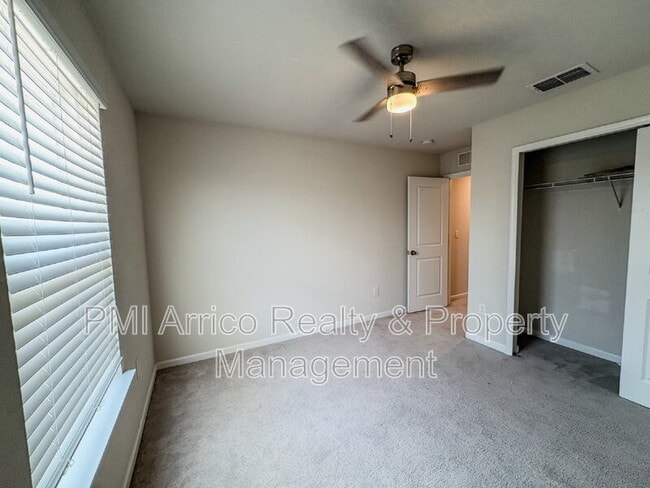 Building Photo - 2144 Laceflower Dr