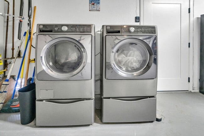 Building Photo - Gorgeous ocean view home at Windansea Beach!