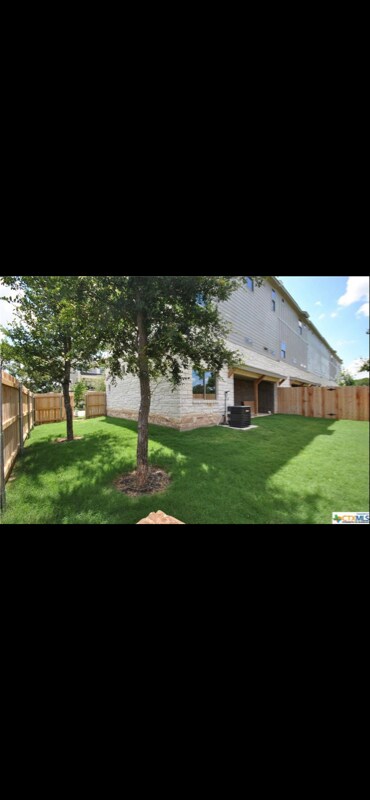 Building Photo - 221 Birch Oak Ln