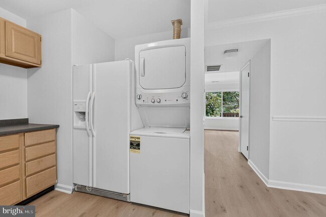 Building Photo - 1703 Westwind Way