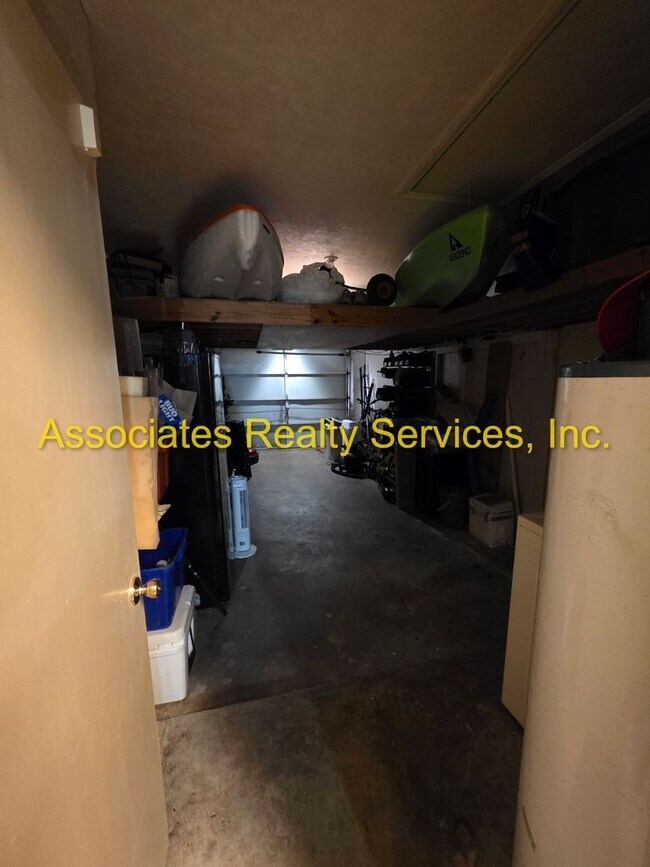 Building Photo - Mill Pond accross from G'ville Health and Fitness