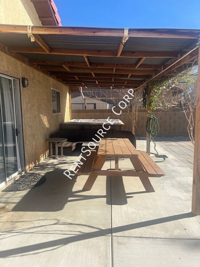 Building Photo - 43837 David St