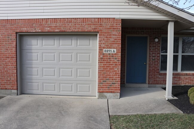 Building Photo - 2271 Shamrock Ln