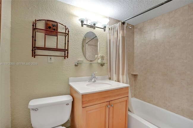 Building Photo - 744 NE 14th Ave