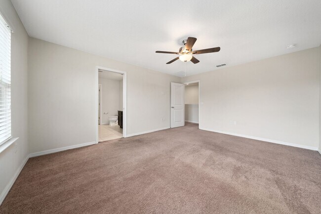 Building Photo - Beautiful Single-Family Home for Rent in Reserve at Legacy Park.Casselberry.