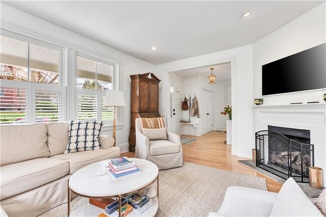 Building Photo - 12 Observatory Ave