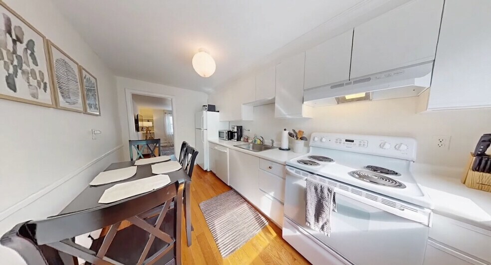 Building Photo - 91 Chestnut St