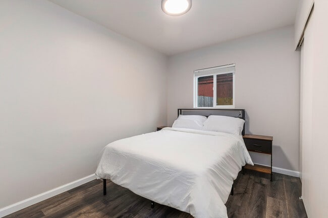 Building Photo - 19122 3rd Dr SE