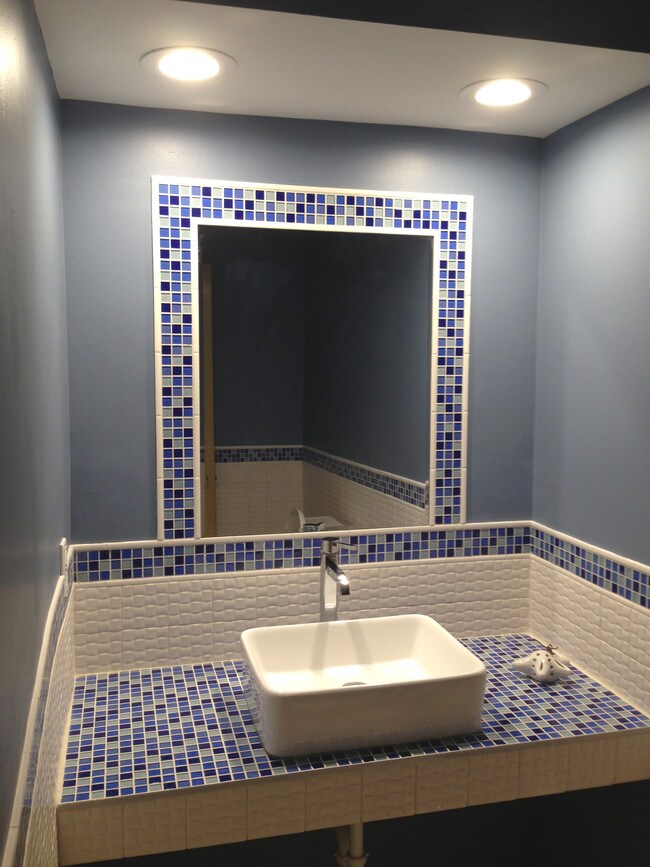 Half-Bath - 1269 Bonnie Ln