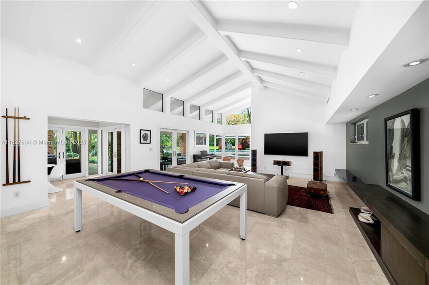 Building Photo - 9000 Arvida Dr