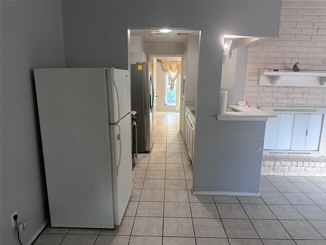 Primary Photo - 11136 Village Bend Ln