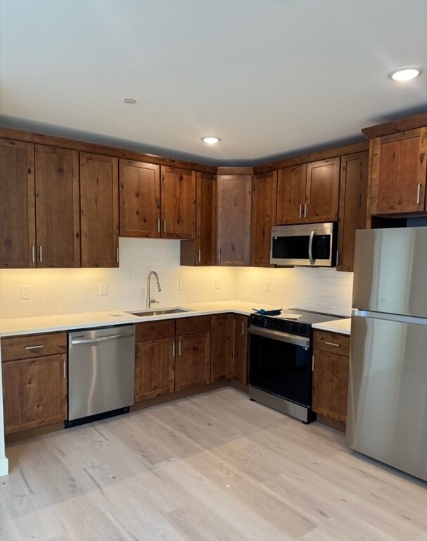 Building Photo - 400 W Broadway