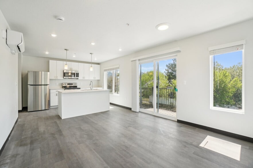 Building Photo - 1326 S 500 E