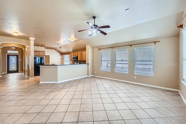 Building Photo - 1402 Weatherford Dr