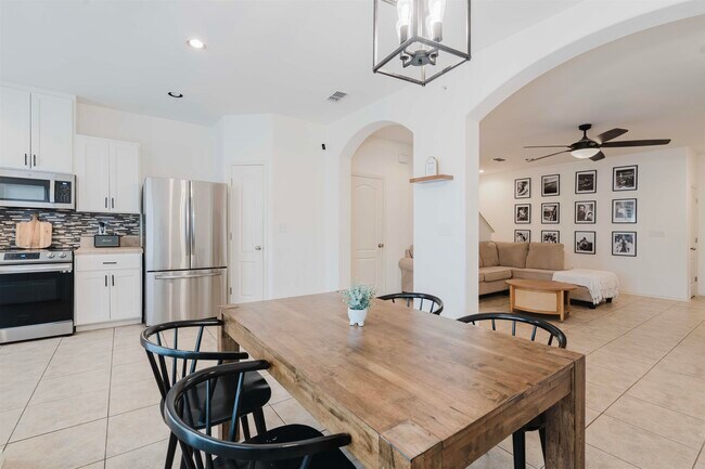 Building Photo - 5704 Montevista Dr