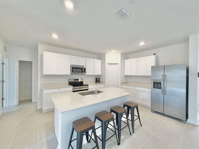 Building Photo - 3638 Hardman Dr