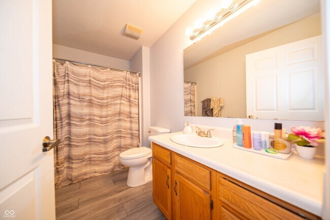 Building Photo - 9690 Barrhill Ct