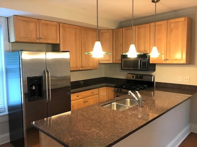 Fully equip. Kitchen with stainless steel appliances - 5934 Elwood St