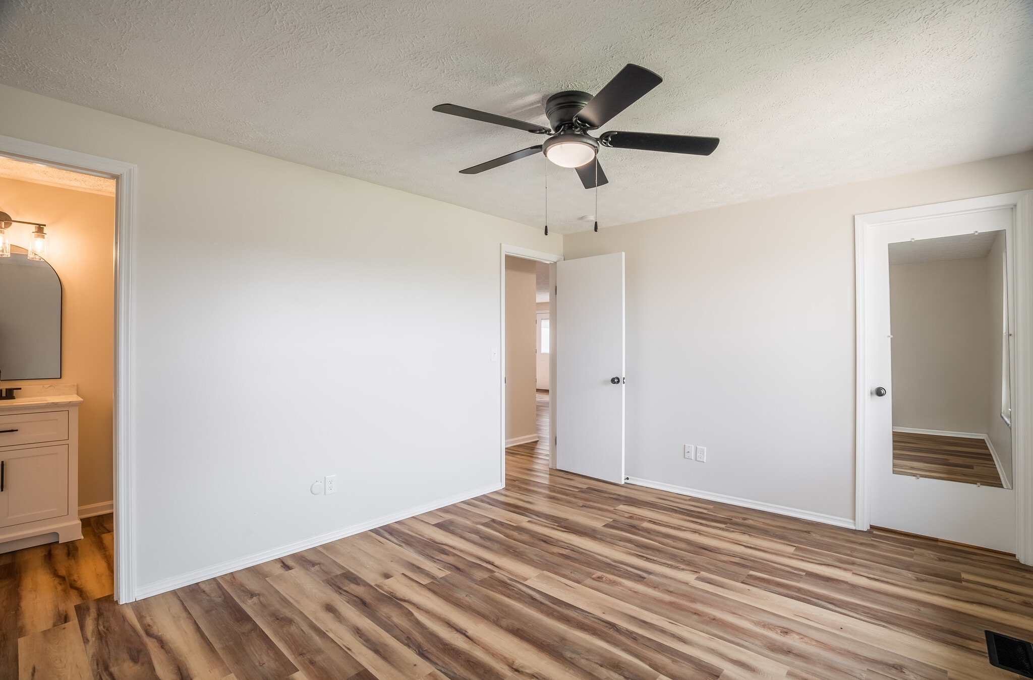 Building Photo - 8759 Mardi Gras Dr