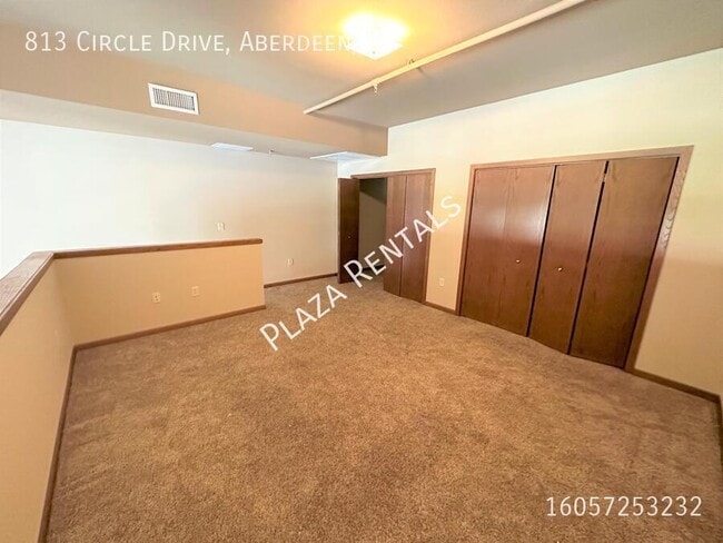 Building Photo - 214 S Kline St